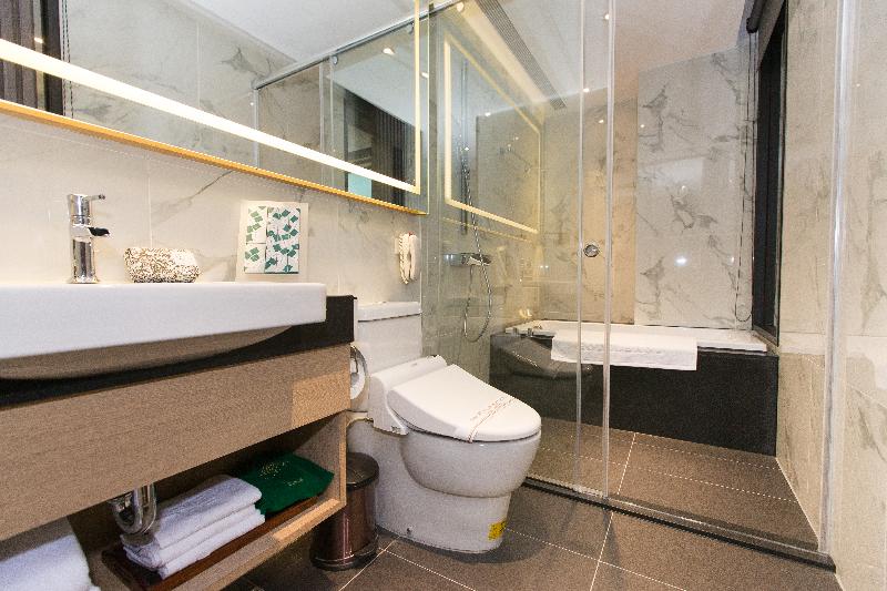 اتاق لوکس سه تخته, East Taipei