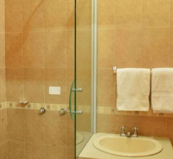 חדר סופריור לשלושה, Meraki