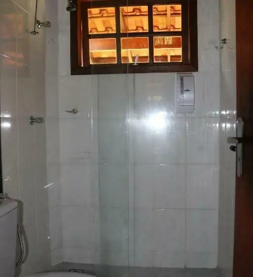 کلبه ییلاقی, Pousada Jardim Da Luz