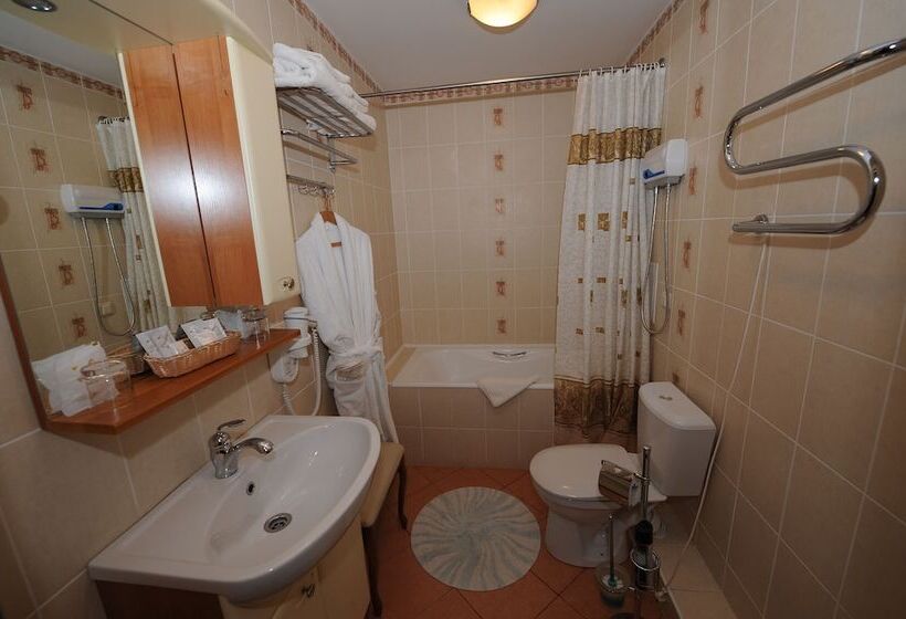 スタンダードスタジオ, Troparevo