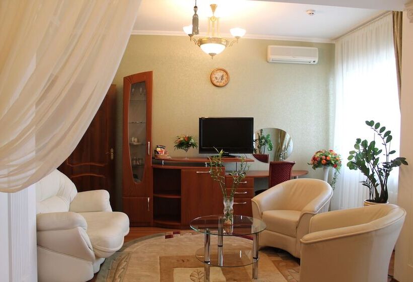 スタンダードスタジオ, Troparevo