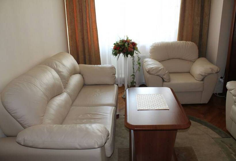 スイート, Troparevo