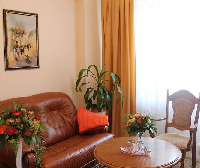 スイート, Troparevo