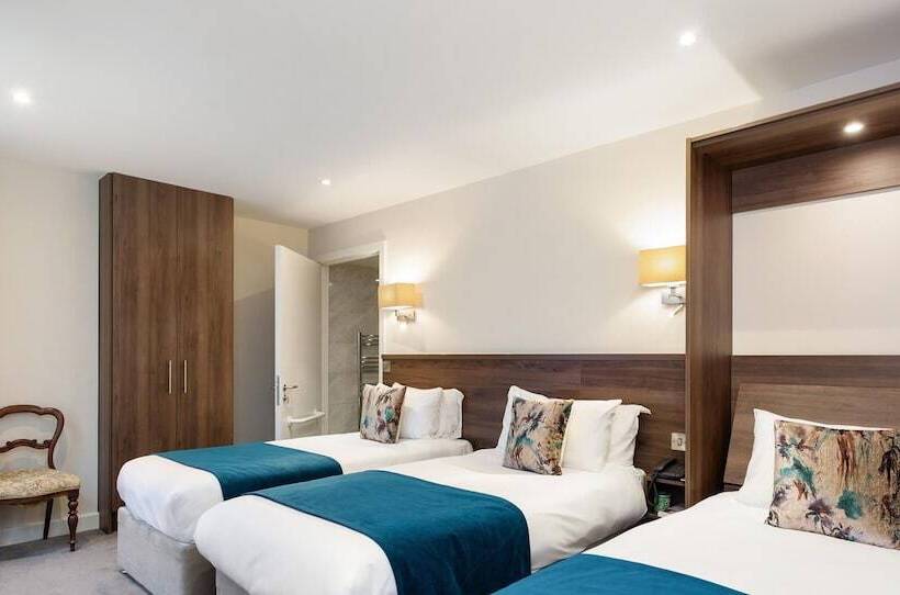 标准三人间, Gardiner Lodge