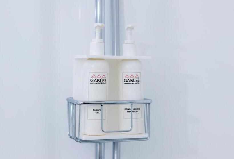 Superior suite with lake view, Gables Lakefront Resort