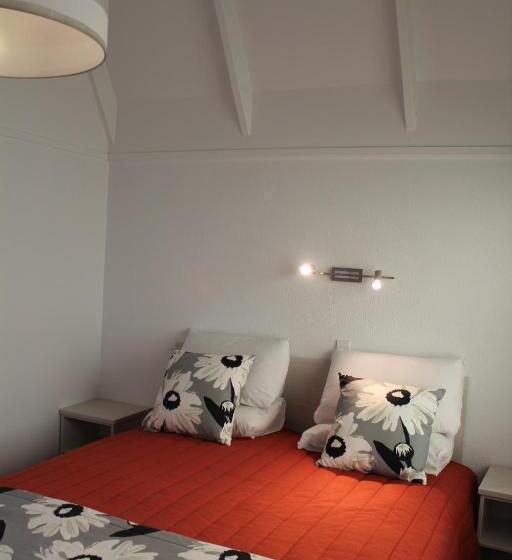 デラックススイート, Gables Lakefront Resort