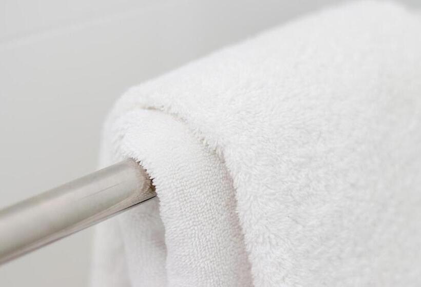 Superior suite with lake view, Gables Lakefront Resort