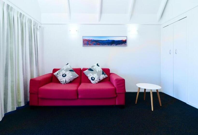 Superior suite with lake view, Gables Lakefront Resort