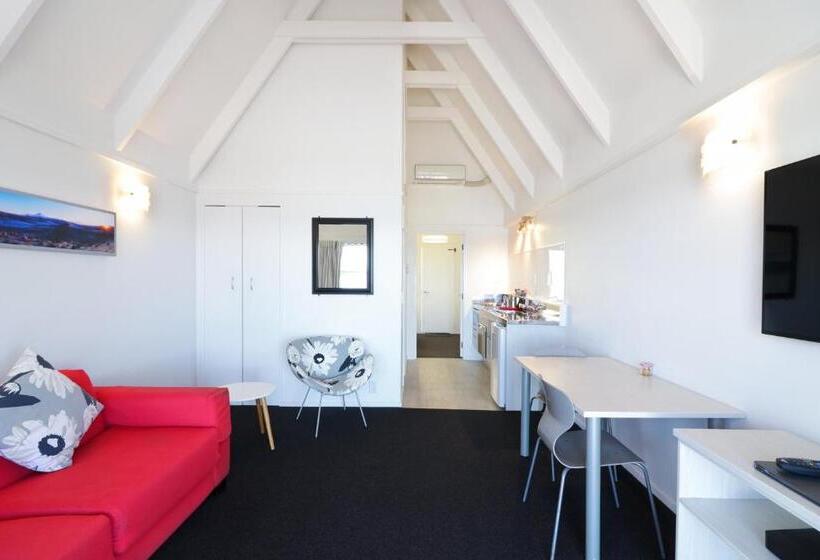 Superior suite with lake view, Gables Lakefront Resort