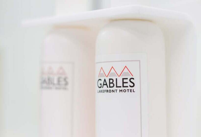 デラックススイート, Gables Lakefront Resort