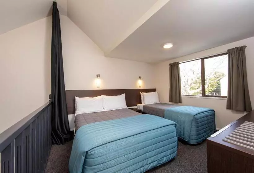Huoneisto 2 Makuuhuonetta, Ashford Motor Lodge