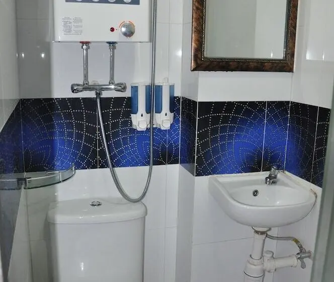 اتاق استاندارد سه نفره, New Guangzhou Guest House