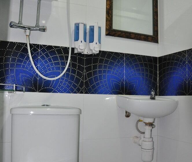 اتاق استاندارد سه نفره, New Guangzhou Guest House