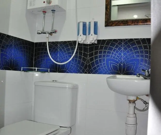 اتاق استاندارد سه نفره, New Guangzhou Guest House
