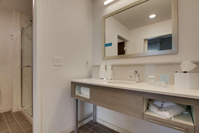 اتاق استاندارد یک نفره, New Guangzhou Guest House