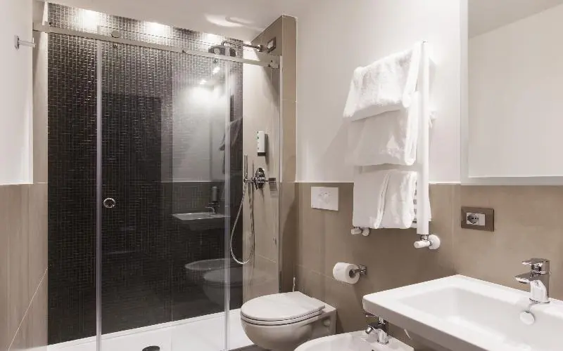 اتاق خانوادگی, New Guangzhou Guest House