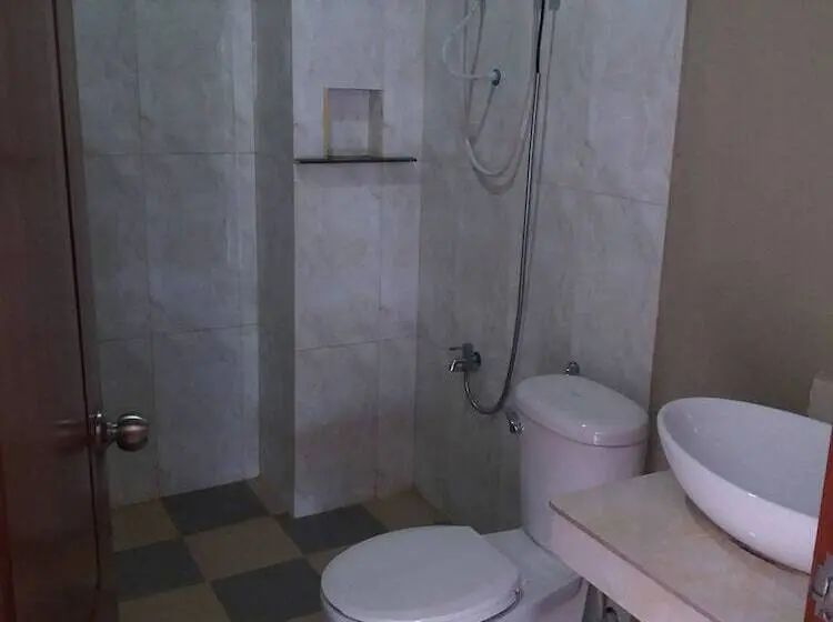 スタンダードシティビュールーム, Blue Diamond Guest House   Hostel