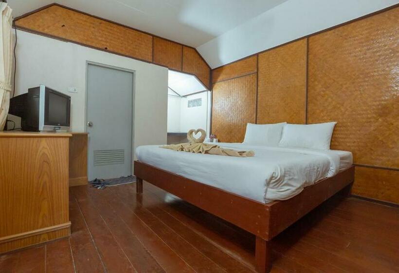 스탠다드 방갈로, Varin Beach Resort