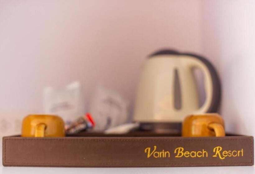 디럭스 룸 킹사이즈 침대, Varin Beach Resort