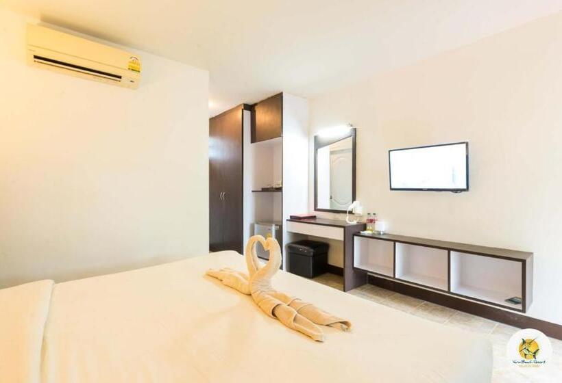 디럭스 룸 킹사이즈 침대, Varin Beach Resort