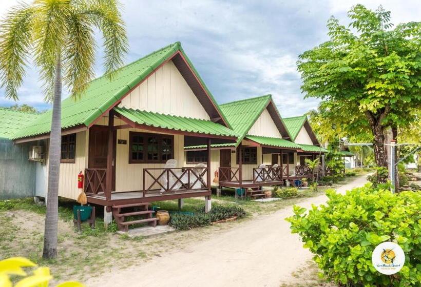 스탠다드 룸 킹사이즈 침대, Varin Beach Resort