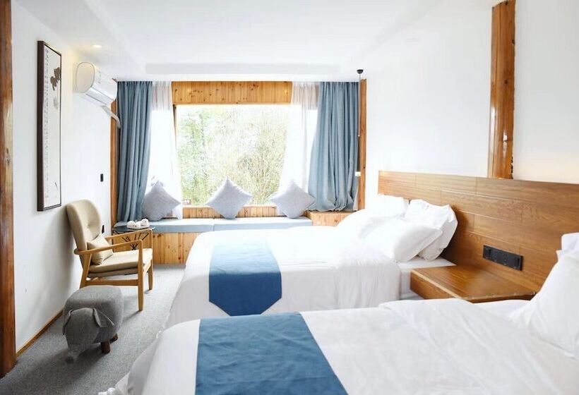 اتاق لوکس سه تخته, Greenforest Lodge