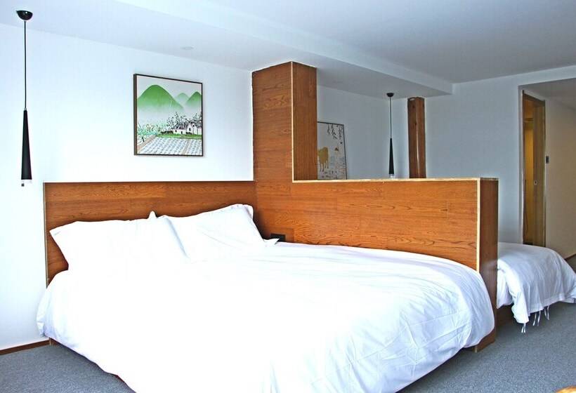 اتاق لوکس سه تخته, Greenforest Lodge