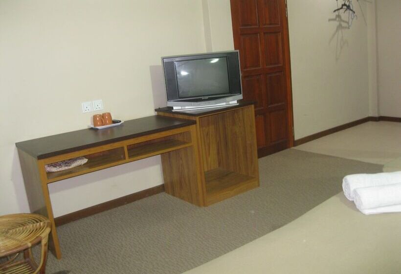 标准间, Baron Waterfront