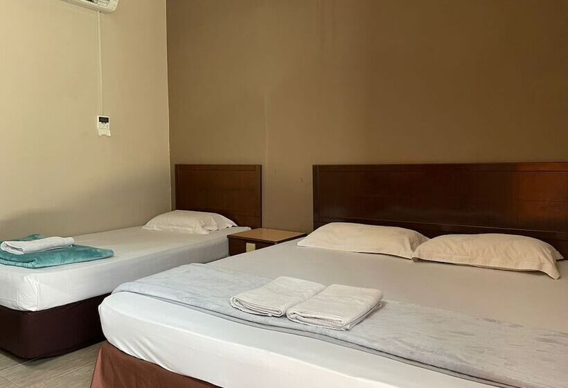 スタンダードトリプルルーム, Baron Waterfront