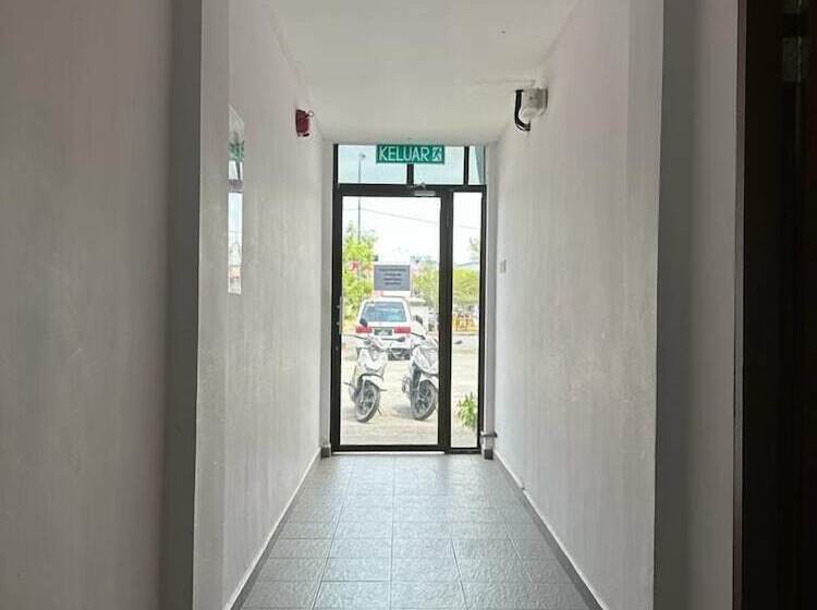 スタンダード4人部屋, Baron Waterfront