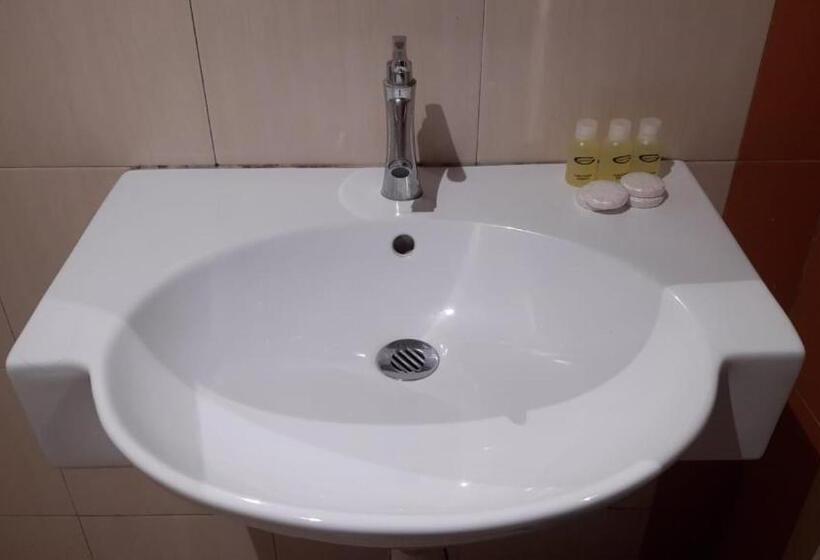 اتاق استاندارد چهار تخته, Baron Waterfront