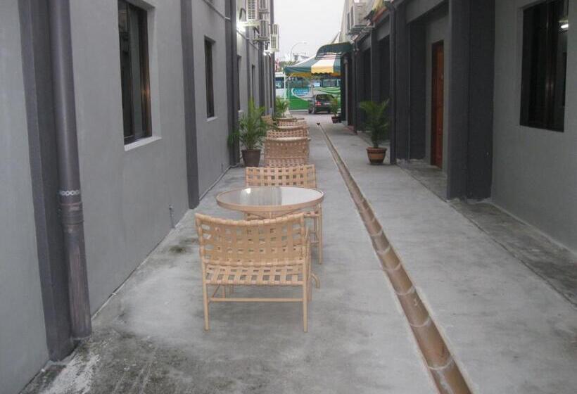 标准间, Baron Waterfront