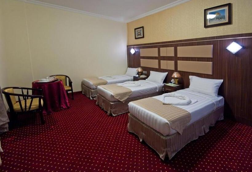 חדר סטנדרט לשלושה, Diyar Al Nakheel