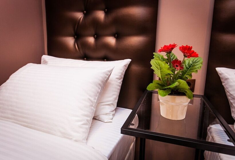 חדר סטנדרט יחיד, Leo