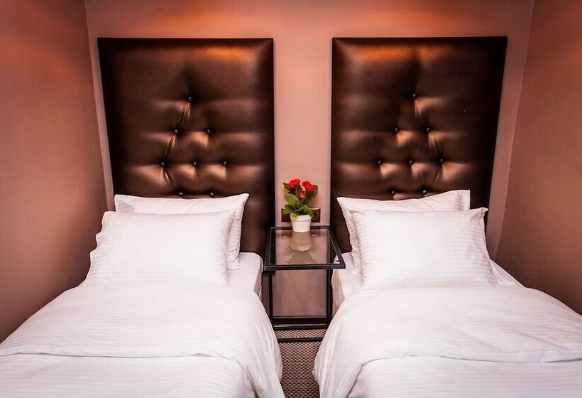 חדר סטנדרט יחיד, Leo