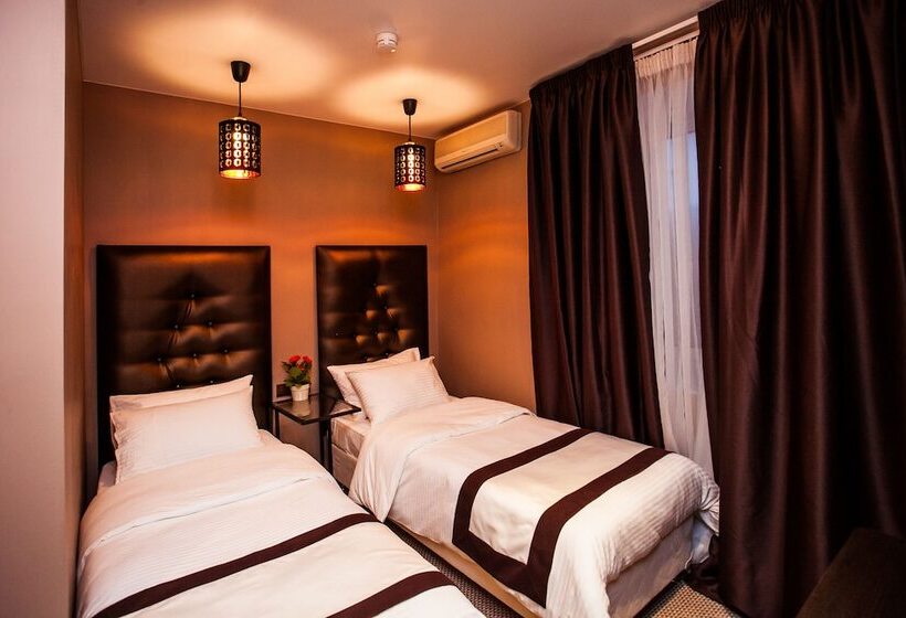 חדר סטנדרט יחיד, Leo