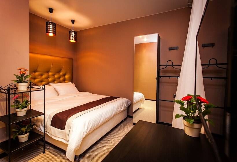 חדר סטנדרט, Leo