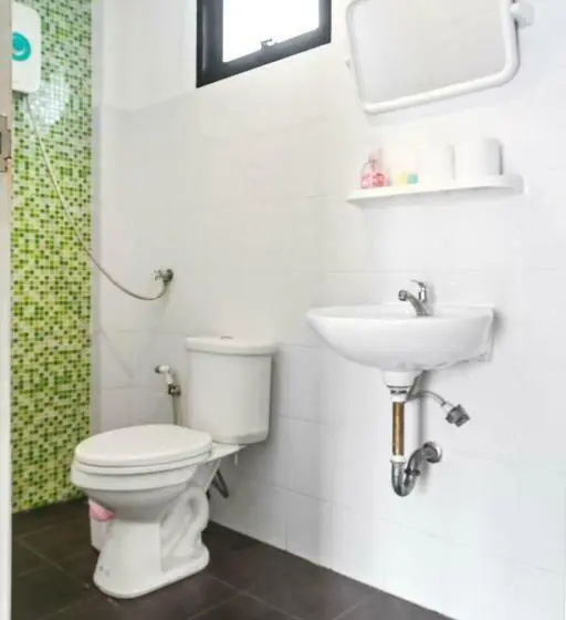 Standard Triple Room, Samui Backpacker