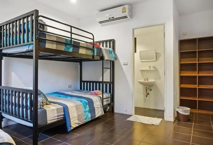 Standard Triple Room, Samui Backpacker