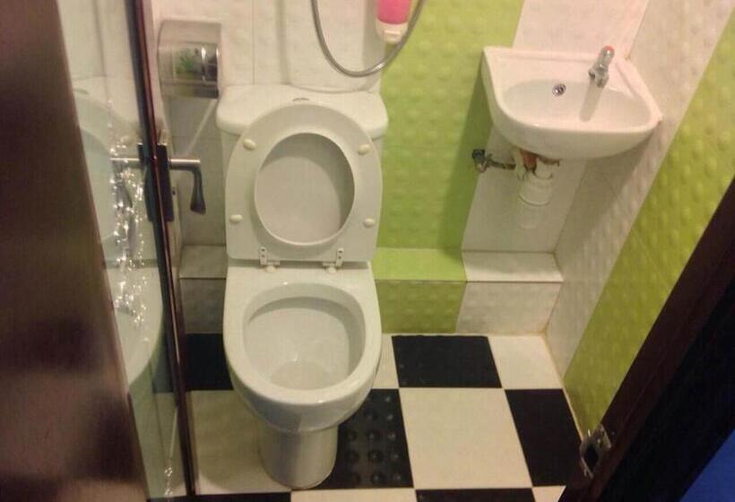 اتاق راحتی سه تخته, New Euro Asia Guest House