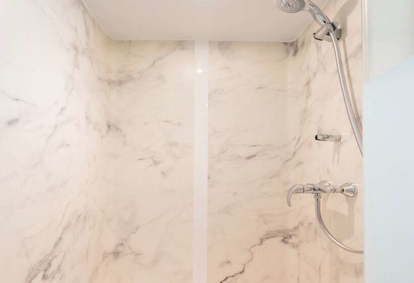 חדר סטנדרט לשלושה, Ibis Budget Châteauthierry