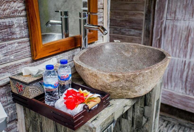 Номер Стандарт, The Syron Huts Lembongan