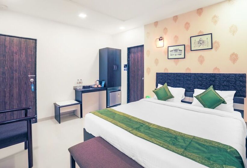 Quarto Estandar, Treebo Chalets, Nagpur Airport