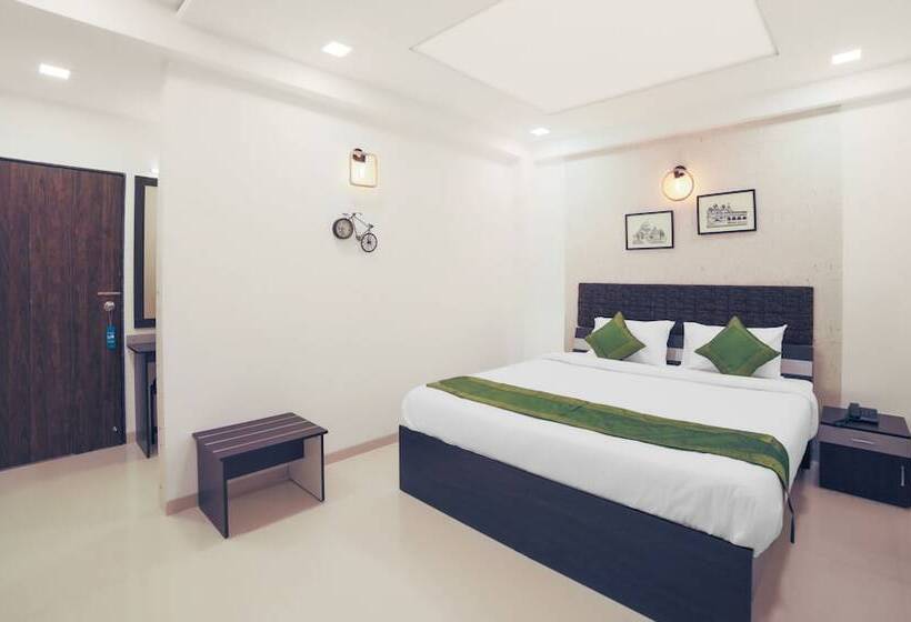 Quarto Deluxe, Treebo Chalets, Nagpur Airport