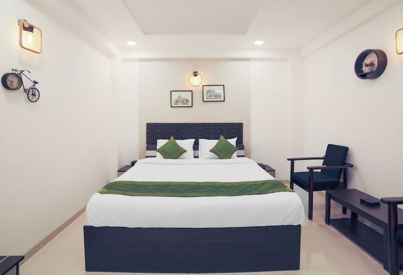 اتاق لوکس, Treebo Chalets, Nagpur Airport