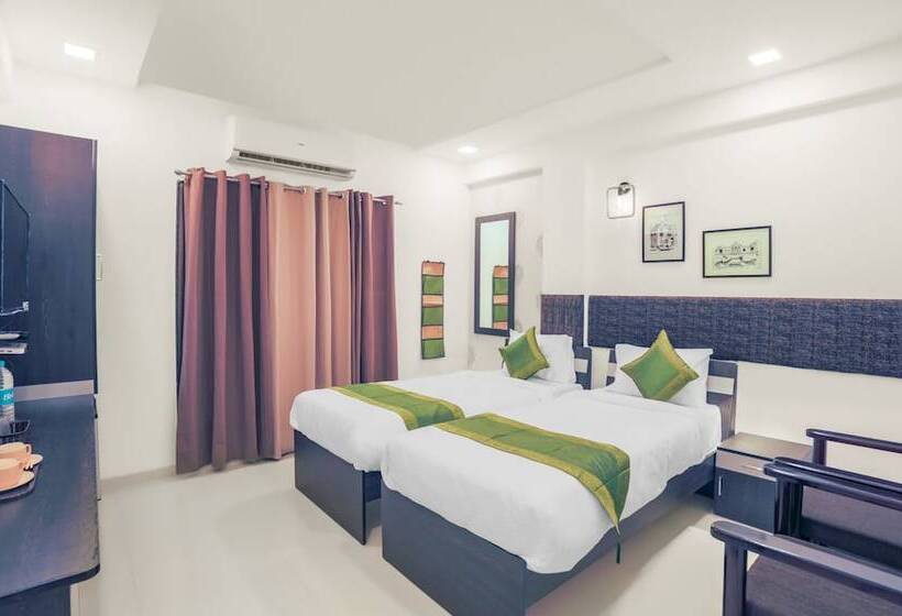 اتاق استاندارد, Treebo Chalets, Nagpur Airport