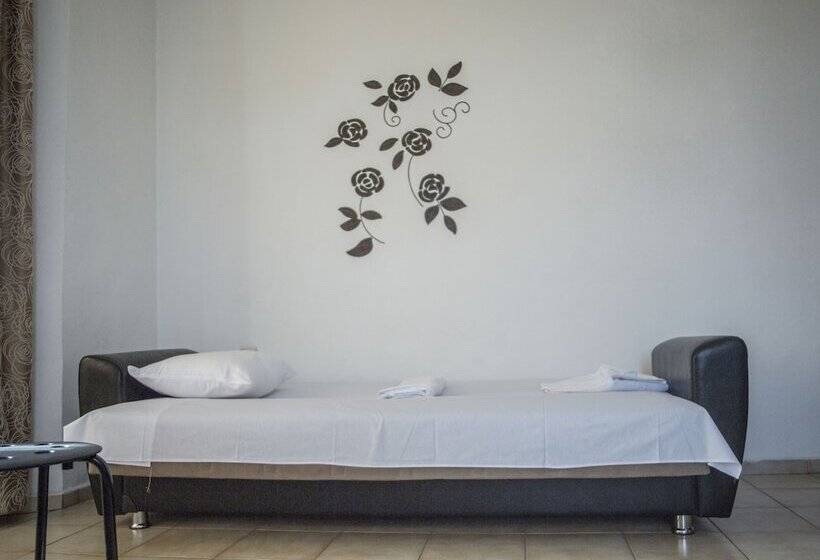 חדר קלאסי לשלושה, Italian House Simeon