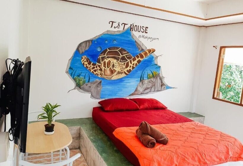 بنجلو قياسى مطلّ علي الحديقة, T And T House