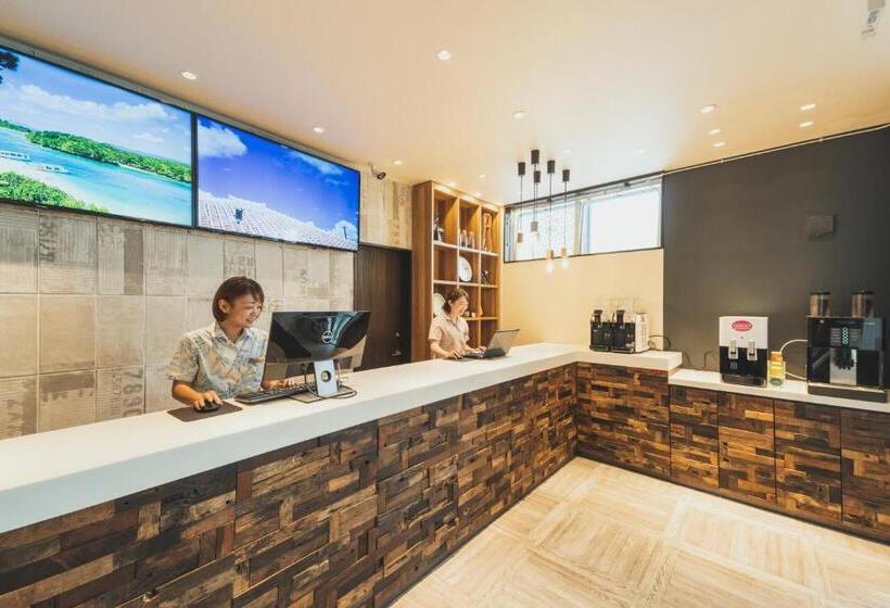 اتاق استاندارد سه نفره, The Breakfast Hotel Marche Ishigaki Island