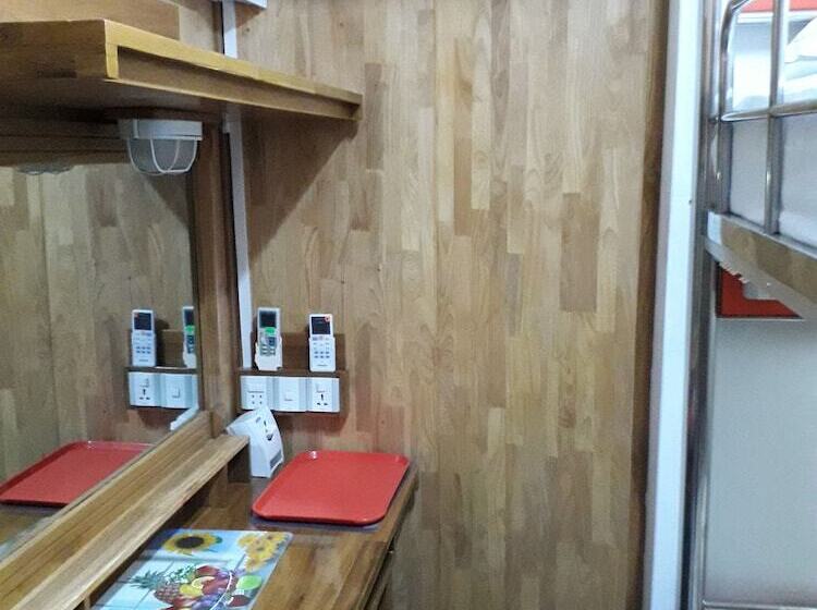 اتاق استاندارد با سرویس بهداشتی مشترک, Chan Myae Guest House